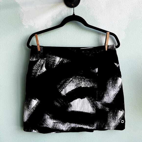 Skunkfunk SKFK Black + White Wrap Skirt Size 3 Medium - Picture 1 of 4